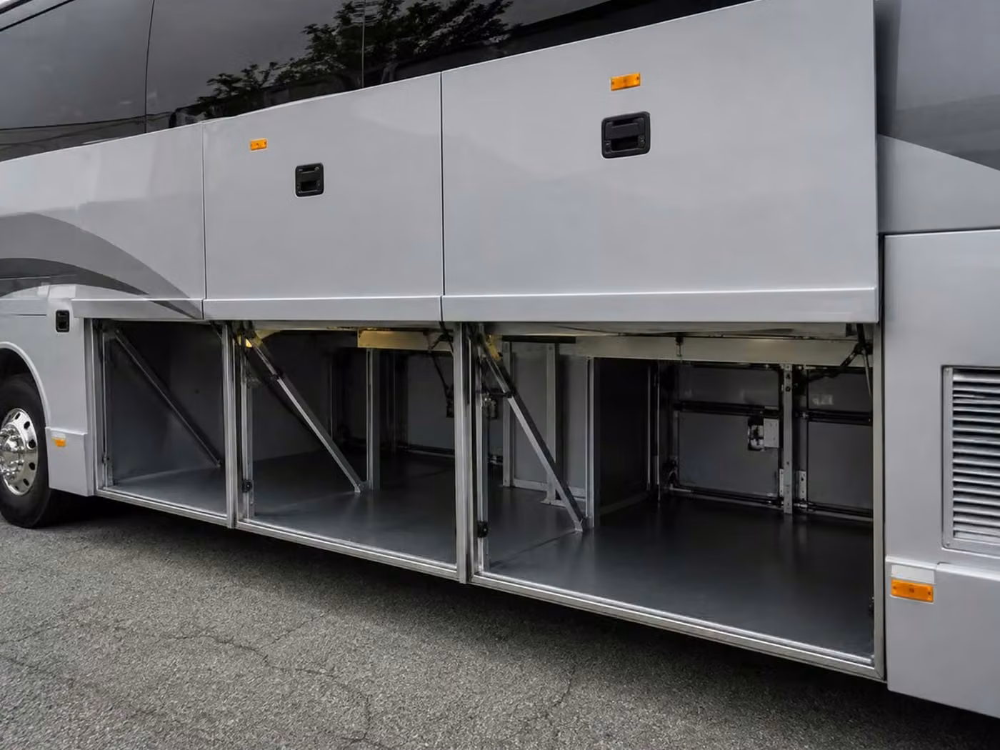 winter springs 56 passenger charter bus luggage bays