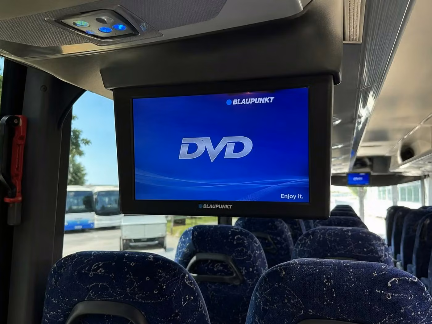 winter springs 56 passenger charter bus tvs